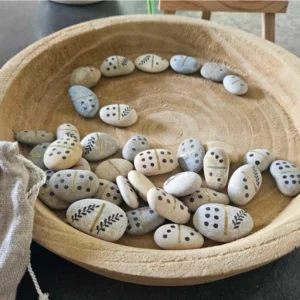 dominos en galets la fabrique a souvenirs.webp