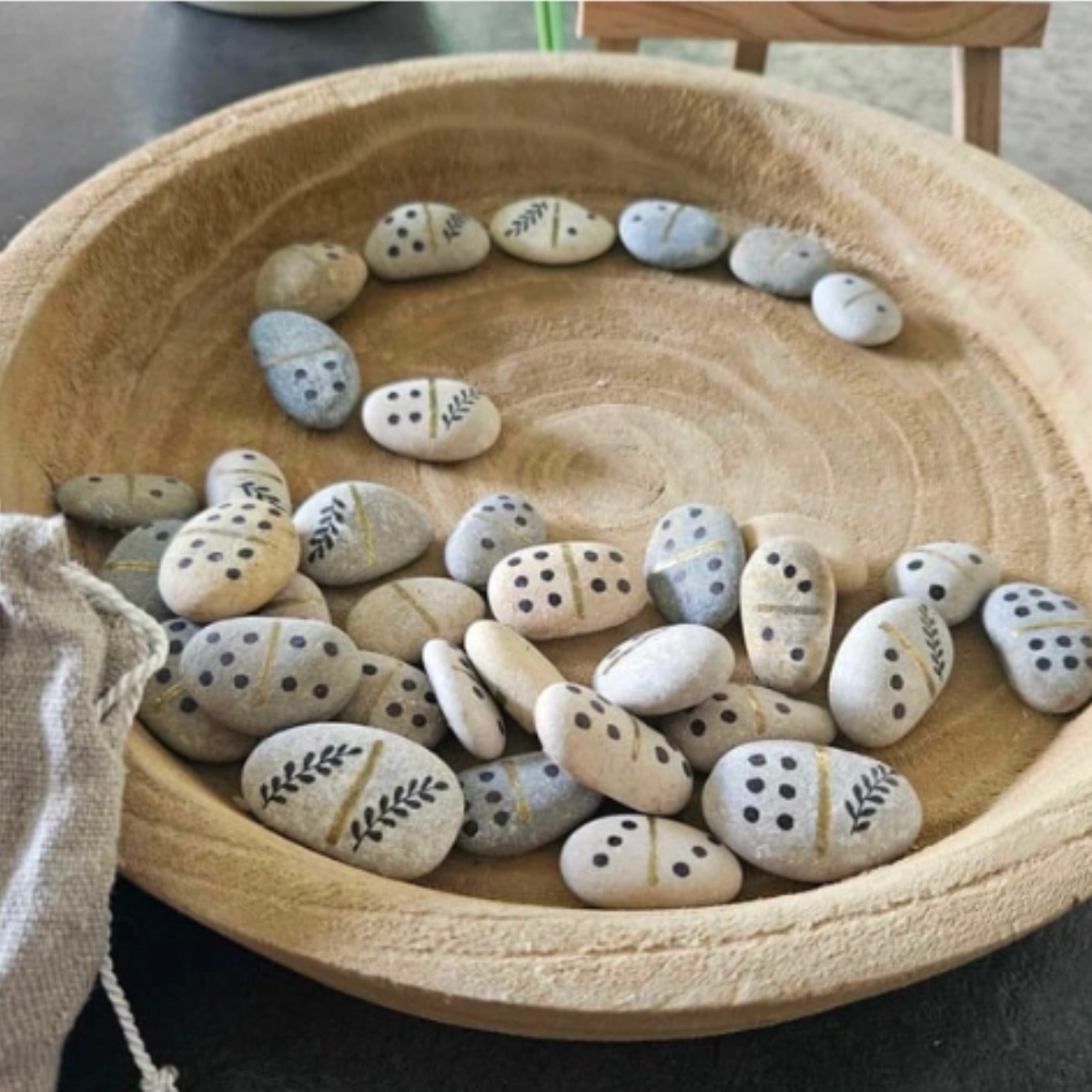 Location dominos en galets la fabrique a souvenirs.webp